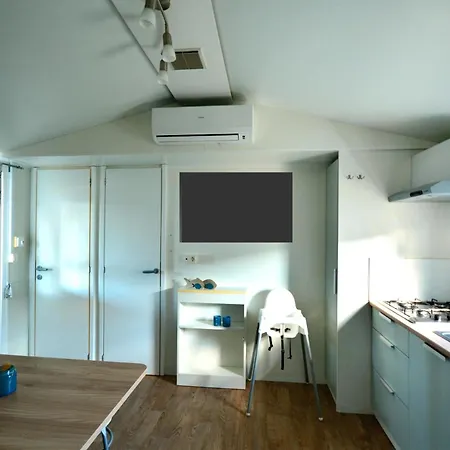 منتزه العطل New West Coast Mobilhomes بوريتش