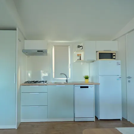 منتزه العطل New West Coast Mobilhomes *